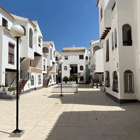 Apartment El Paraiso, 3 Bed 2 Bath, 300m From The Sea