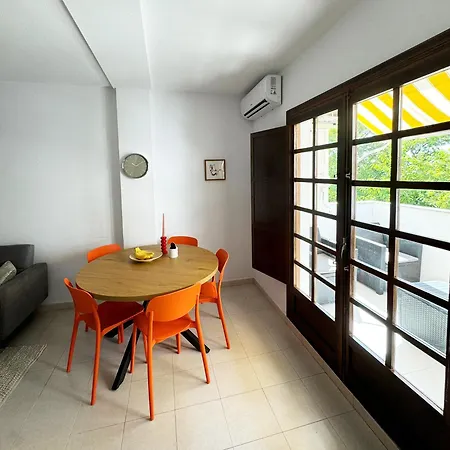 El Paraiso, 3 Bed 2 Bath, 300m From The Sea