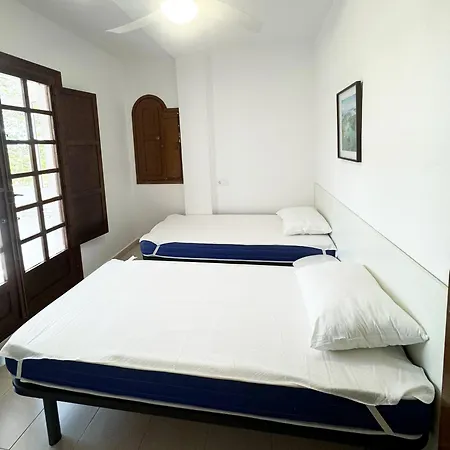El Paraiso, 3 Bed 2 Bath, 300m From The Sea Lejlighed