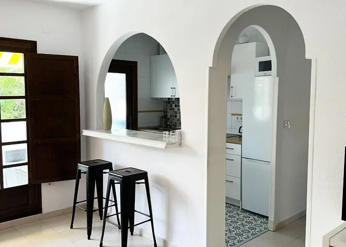 El Paraiso, 3 Bed 2 Bath, 300m From The Sea تورّيفيِخا