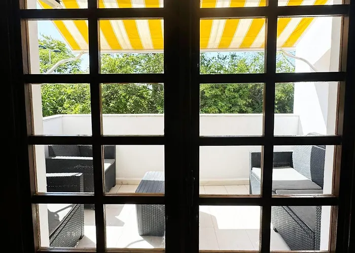 El Paraiso, 3 Bed 2 Bath, 300m From The Sea شقة *