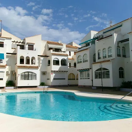 El Paraiso, 3 Bed 2 Bath, 300m From The Sea 아파트 또레비에하